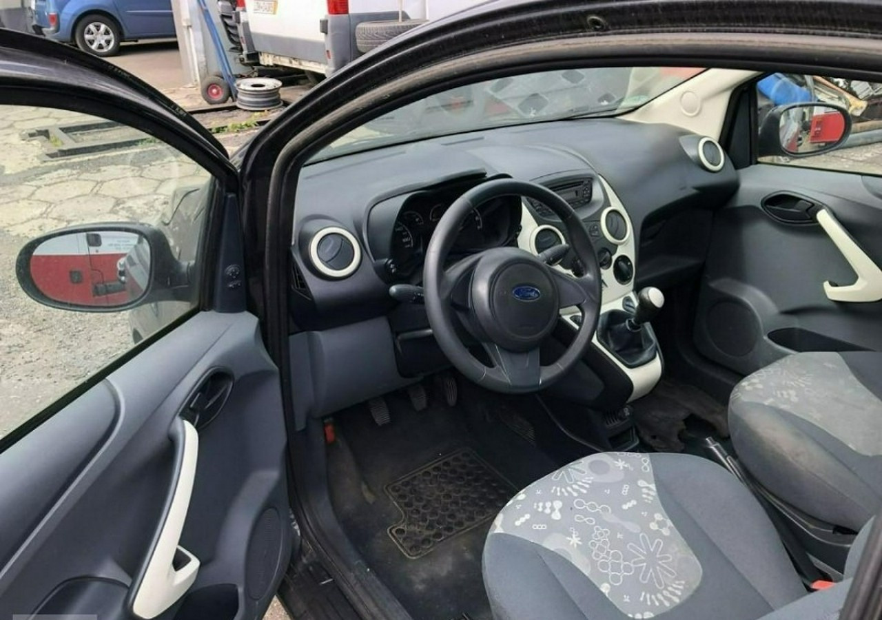 Ford KA II Ford KA 1,3 tdci 75KM 2012 - Хэтчбек: фото 3 Ford KA II Ford KA 1,3 tdci 75KM 2012 - Хэтчбек: фото 3