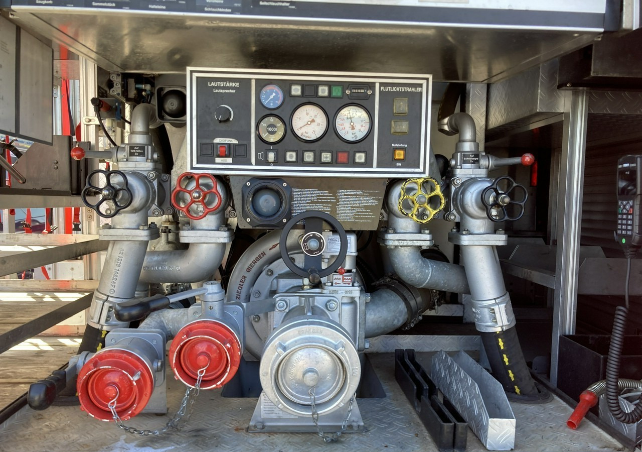 MAN MAN 15,250 Straż pożarna gaśnicza 9-osobowa 4X4 Wóz strażacki MAN 15,250 Straż pożarna gaśnicza 9-osobowa 4X4 Wóz strażacki - Пожарная машина: фото 3 MAN MAN 15,250 Straż pożarna gaśnicza 9-osobowa 4X4 Wóz strażacki MAN 15,250 Straż pożarna gaśnicza 9-osobowa 4X4 Wóz strażacki - Пожарная машина: фото 3