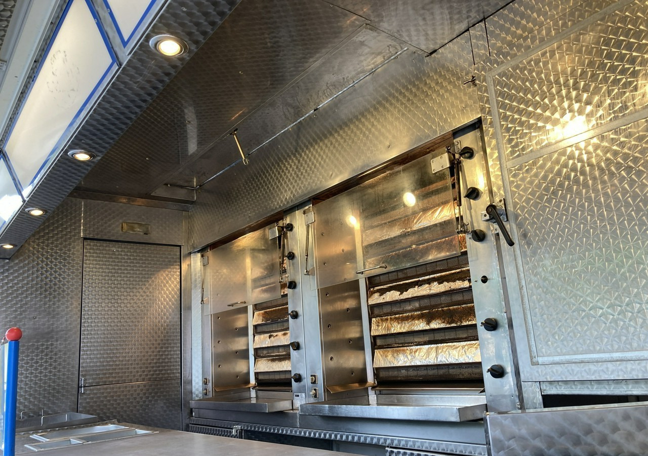 Mercedes-Benz Sprinter Autosklep Grill kurczak Gastronomiczny Food Truck Foodtruck sklep 20 - Торговый грузовик: фото 4 Mercedes-Benz Sprinter Autosklep Grill kurczak Gastronomiczny Food Truck Foodtruck sklep 20 - Торговый грузовик: фото 4