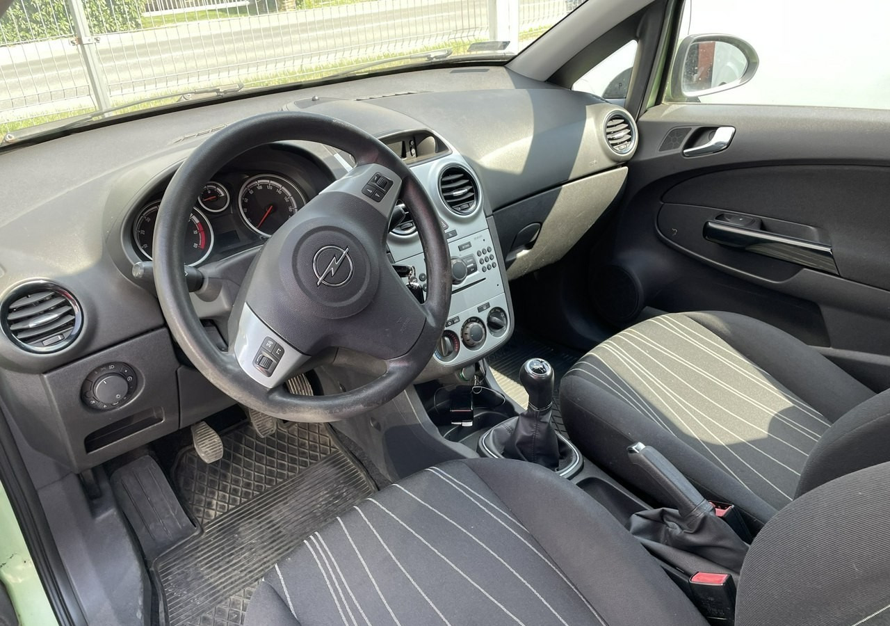 Opel Corsa D Opel Corsa 1,2-16V Klima Salon PL Bagażnik na Rowery Model 2010 - Хэтчбек: фото 4 Opel Corsa D Opel Corsa 1,2-16V Klima Salon PL Bagażnik na Rowery Model 2010 - Хэтчбек: фото 4