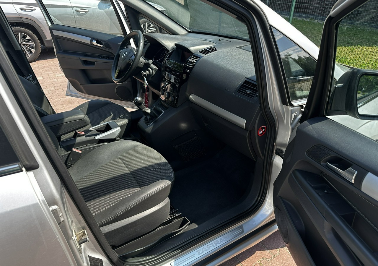 Opel Zafira B Opel Zafira do przewozu osób Niepełnosprawnych inwalida rampa - Легковой автомобиль: фото 4 Opel Zafira B Opel Zafira do przewozu osób Niepełnosprawnych inwalida rampa - Легковой автомобиль: фото 4