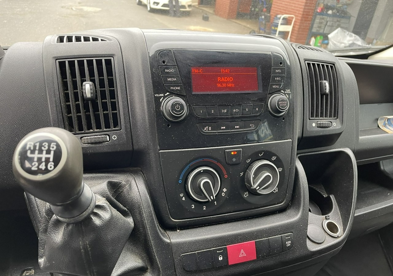 Peugeot Boxer Peugeot Boxer 2.0-130KM klima dokka Brygadówka doka 122tkm 2018 - Малотоннажный бортовой грузовик, Грузопассажирский фургон: фото 3 Peugeot Boxer Peugeot Boxer 2.0-130KM klima dokka Brygadówka doka 122tkm 2018 - Малотоннажный бортовой грузовик, Грузопассажирский фургон: фото 3