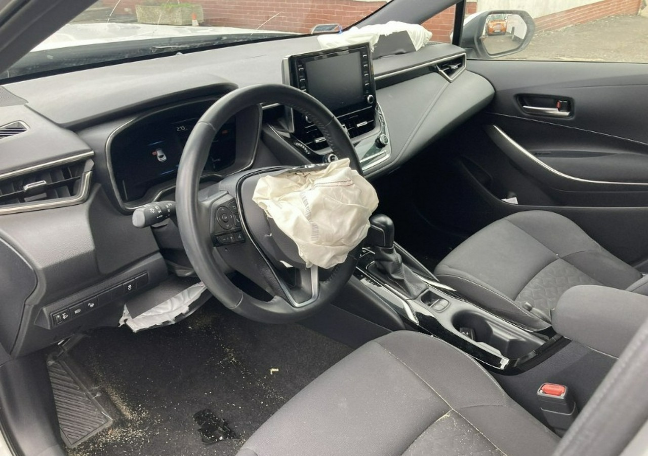 Хэтчбек Toyota Corolla XII Corolla 1.8 Hybrid 102KM Comfort Salon PL 2020: фото 9