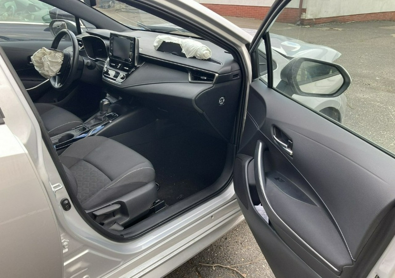 Хэтчбек Toyota Corolla XII Corolla 1.8 Hybrid 102KM Comfort Salon PL 2020: фото 14