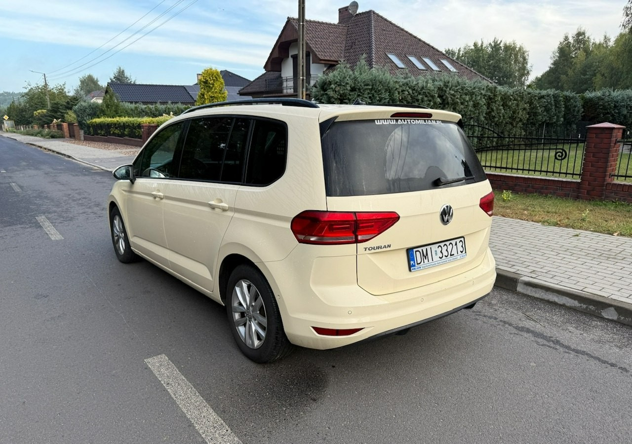 Volkswagen Touran III 2.0 TDI DSG 120 KM Automat 7osobowy Klima Skóra Full Serwis 2020 - Универсал: фото 4 Volkswagen Touran III 2.0 TDI DSG 120 KM Automat 7osobowy Klima Skóra Full Serwis 2020 - Универсал: фото 4