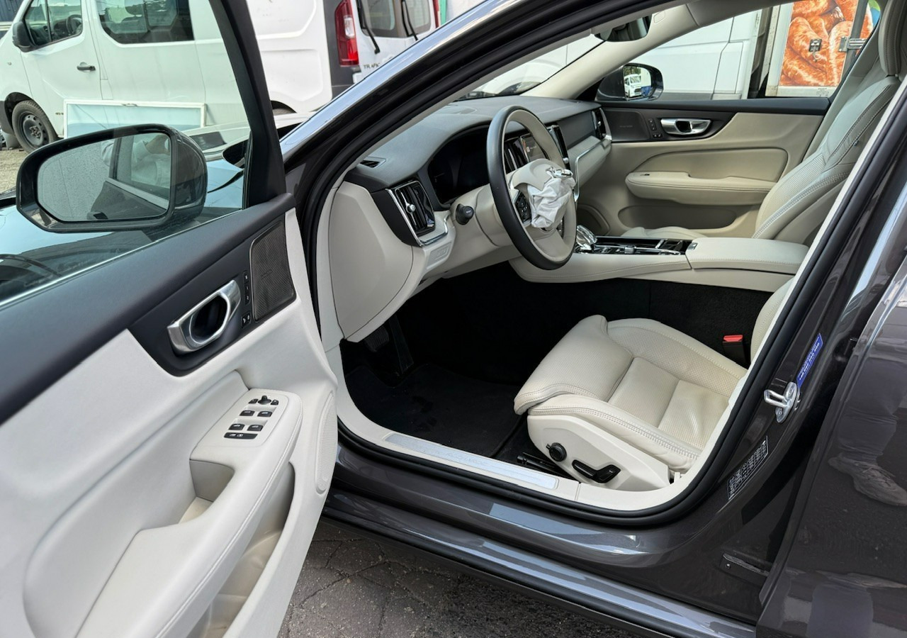 Легковой автомобиль Volvo V60 II Volvo V60 2.0 T8 Plug-in Hybrid 455KM AWD Bogata Wersja Model 2024: фото 8