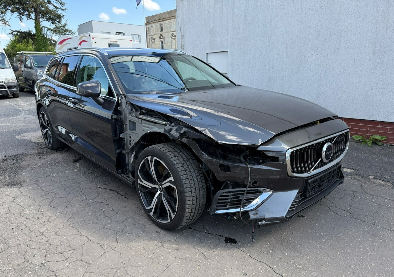 Легковой автомобиль Volvo V60 II Volvo V60 2.0 T8 Plug-in Hybrid 455KM AWD Bogata Wersja Model 2024: фото 6