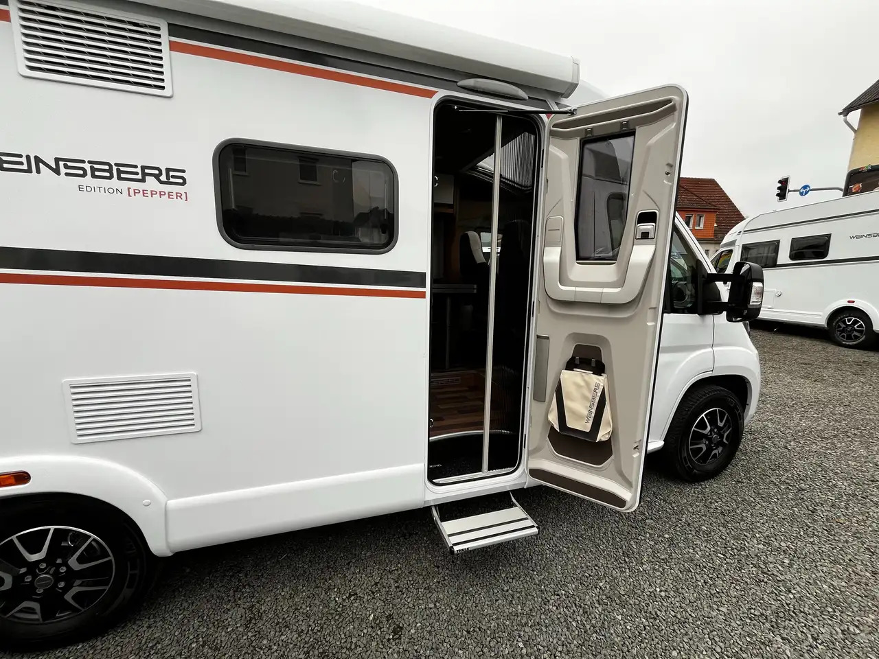 Новый Полуинтегрированный автодом Weinsberg CaraCompact 600 MEG Pepper Mietwagen Verfügbar: фото 6
