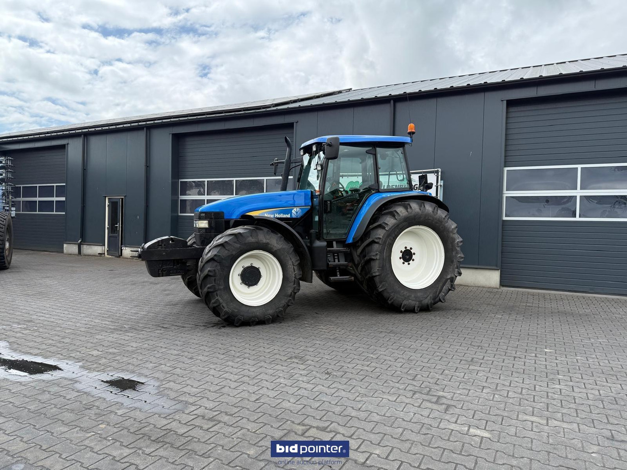 New Holland TM 140 - Трактор: фото 2 New Holland TM 140 - Трактор: фото 2