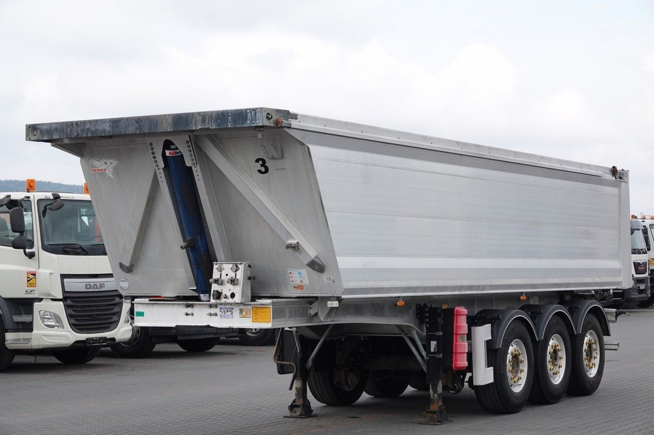 Benalu WYWROTKA / 26 m3 / ALUMINIOWA / OŚ PODNOSZONA / - Самосвальный полуприцеп: фото 1 Benalu WYWROTKA / 26 m3 / ALUMINIOWA / OŚ PODNOSZONA / - Самосвальный полуприцеп: фото 1