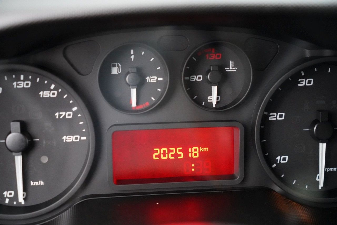 Малотоннажный рефрижератор Iveco DAILY 35-140 / CHŁODNIA / AGREGAT PULSOR 400 / W: фото 45 Малотоннажный рефрижератор Iveco DAILY 35-140 / CHŁODNIA / AGREGAT PULSOR 400 / W: фото 45