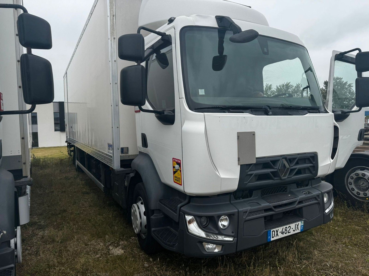 Renault D16 210 / 4x2 / KONTENER / 8.5M / WINDA DHOLLAND - Грузовик с закрытым кузовом: фото 1 Renault D16 210 / 4x2 / KONTENER / 8.5M / WINDA DHOLLAND - Грузовик с закрытым кузовом: фото 1