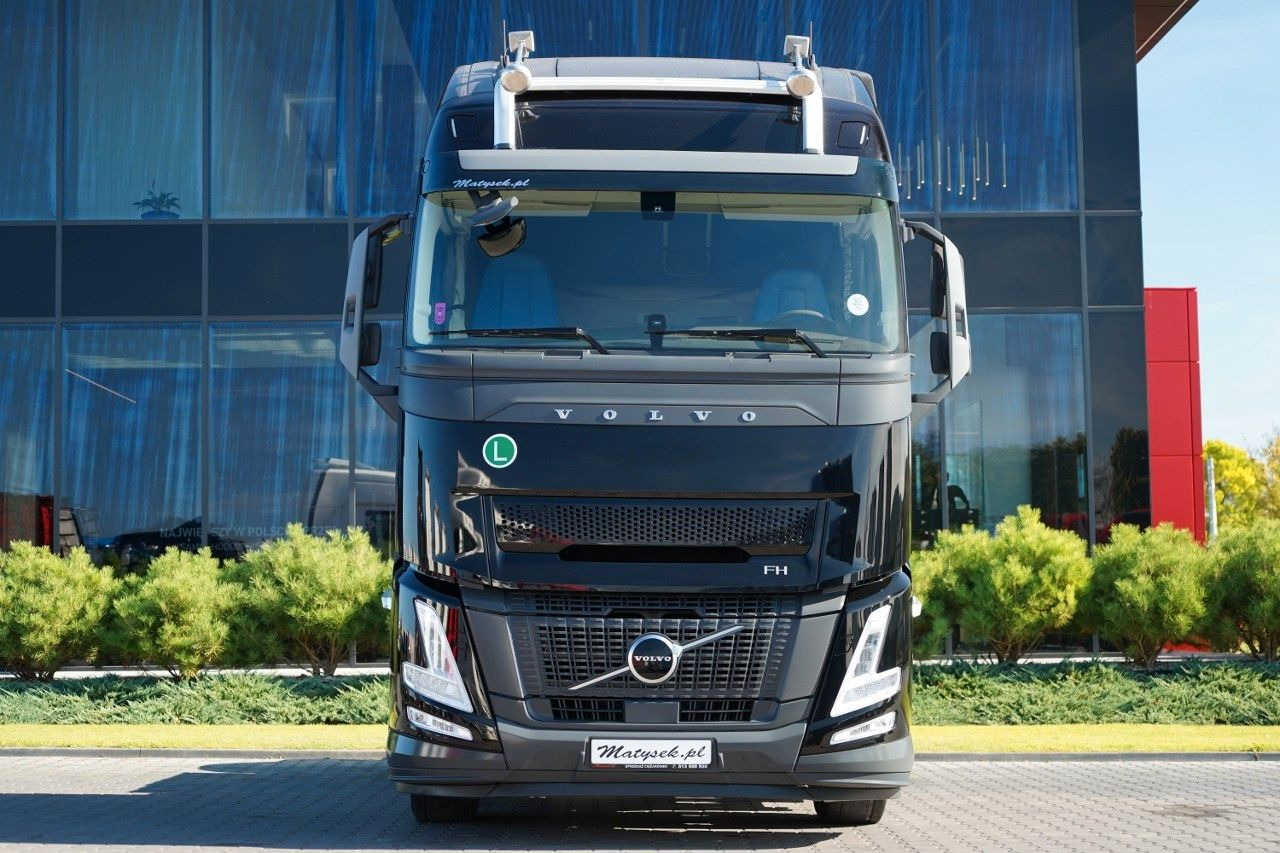 Volvo FH 500 / 2025 ROK / 97 TYS KM / XXL / I-SHIFT - Тягач: фото 3 Volvo FH 500 / 2025 ROK / 97 TYS KM / XXL / I-SHIFT - Тягач: фото 3