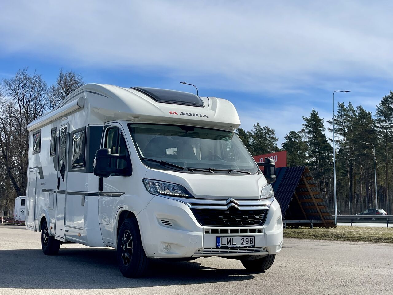 ADRIA Matrix Axess 600SP - Полуинтегрированный автодом: фото 2 ADRIA Matrix Axess 600SP - Полуинтегрированный автодом: фото 2