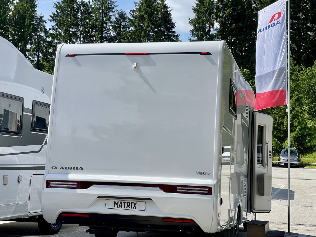 ADRIA Matrix axess 650SL - Полуинтегрированный автодом: фото 3 ADRIA Matrix axess 650SL - Полуинтегрированный автодом: фото 3