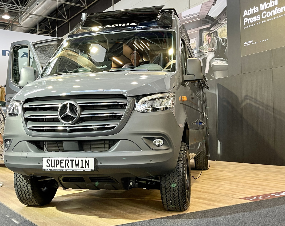 ADRIA Super Twin 700 SGX - Кастенваген: фото 2 ADRIA Super Twin 700 SGX - Кастенваген: фото 2