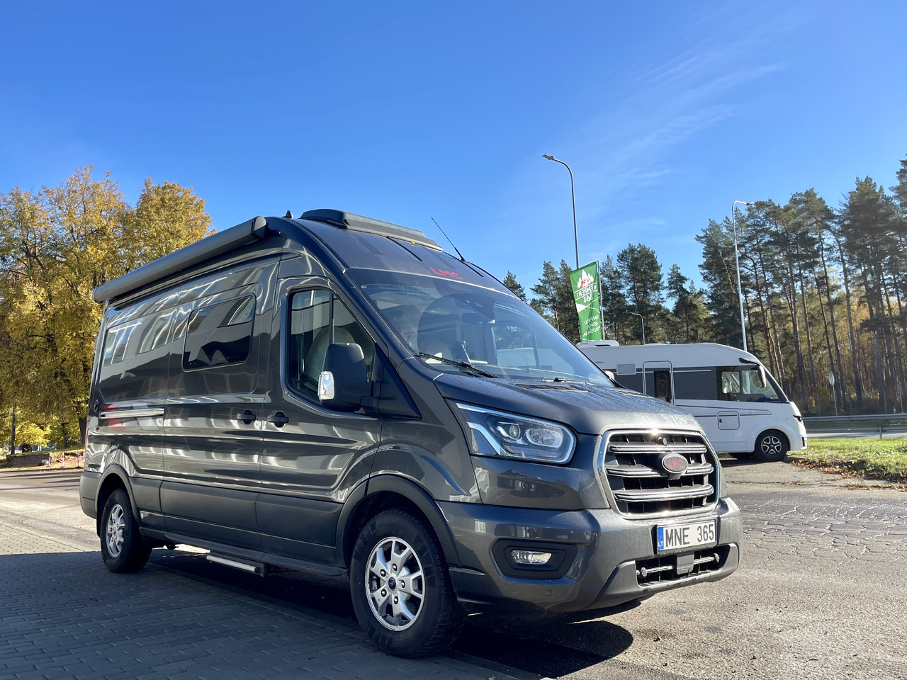 LCM Innovan 590 - Кастенваген: фото 1 LCM Innovan 590 - Кастенваген: фото 1