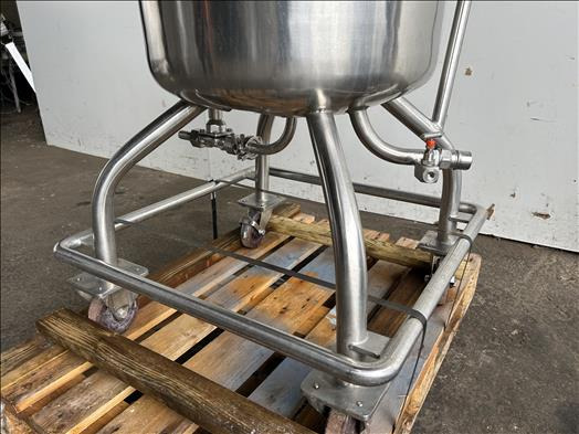 Quinn Holding tank - Пищевое оборудование: фото 4 Quinn Holding tank - Пищевое оборудование: фото 4