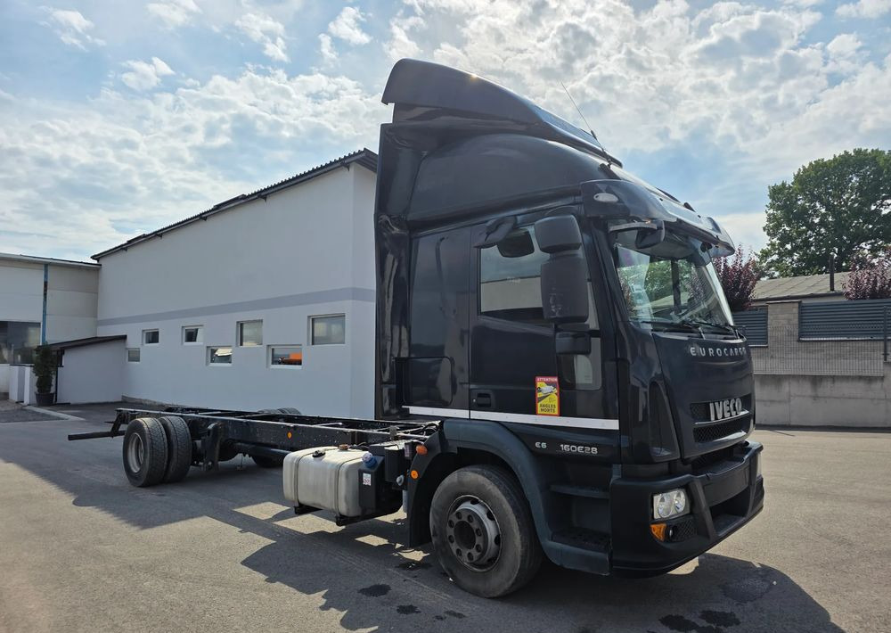 Iveco EUROCARGO 160E28 RAMA DO ZABUDOWY/ LAWETA / MANUAL / - Тентованный грузовик: фото 3 Iveco EUROCARGO 160E28 RAMA DO ZABUDOWY/ LAWETA / MANUAL / - Тентованный грузовик: фото 3