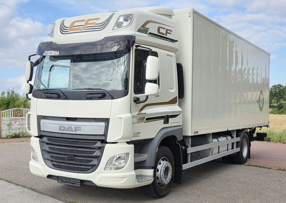 DAF CF 330/10.2017/KONTENER MEBLOWY/IZOTERMA/WINDA/18 PALET/E6/NISKI PRZEBIEG/Z NIEMIEC/JAK NOWY/DUŻY SILNIK 10 837cm3// - Грузовик с закрытым кузовом: фото 2 DAF CF 330/10.2017/KONTENER MEBLOWY/IZOTERMA/WINDA/18 PALET/E6/NISKI PRZEBIEG/Z NIEMIEC/JAK NOWY/DUŻY SILNIK 10 837cm3// - Грузовик с закрытым кузовом: фото 2