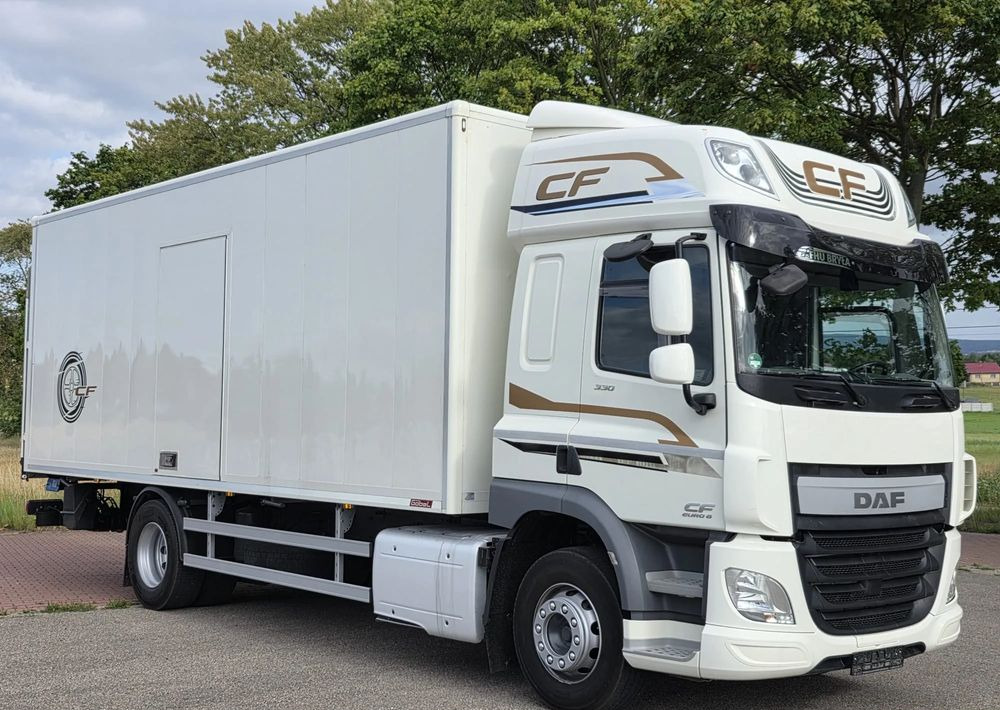DAF CF 330/10.2017/KONTENER MEBLOWY/IZOTERMA/WINDA/18 PALET/E6/NISKI PRZEBIEG/Z NIEMIEC/JAK NOWY/DUŻY SILNIK 10 837cm3// - Грузовик с закрытым кузовом: фото 1 DAF CF 330/10.2017/KONTENER MEBLOWY/IZOTERMA/WINDA/18 PALET/E6/NISKI PRZEBIEG/Z NIEMIEC/JAK NOWY/DUŻY SILNIK 10 837cm3// - Грузовик с закрытым кузовом: фото 1