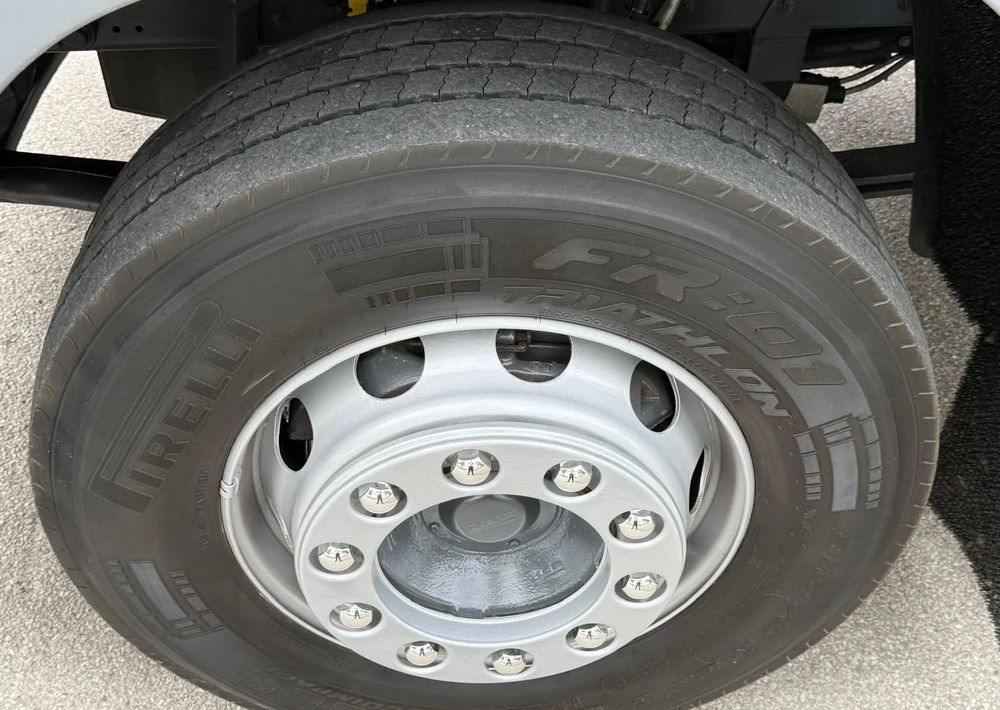 Грузовик с закрытым кузовом DAF CF 330/10.2017/KONTENER MEBLOWY/IZOTERMA/WINDA/18 PALET/E6/NISKI PRZEBIEG/Z NIEMIEC/JAK NOWY/DUŻY SILNIK  10 837cm3//: фото 17