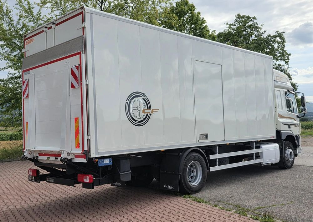 DAF CF 330/10.2017/KONTENER MEBLOWY/IZOTERMA/WINDA/18 PALET/E6/NISKI PRZEBIEG/Z NIEMIEC/JAK NOWY/DUŻY SILNIK 10 837cm3// - Грузовик с закрытым кузовом: фото 5 DAF CF 330/10.2017/KONTENER MEBLOWY/IZOTERMA/WINDA/18 PALET/E6/NISKI PRZEBIEG/Z NIEMIEC/JAK NOWY/DUŻY SILNIK 10 837cm3// - Грузовик с закрытым кузовом: фото 5