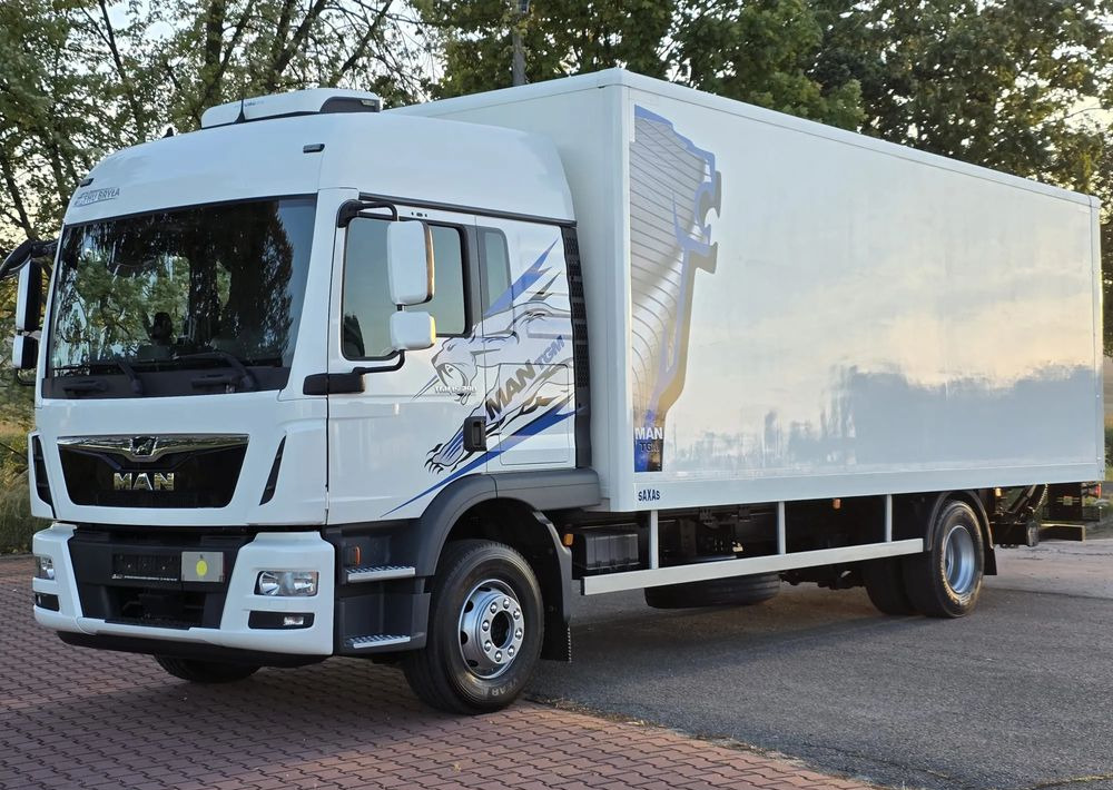 MAN TGM 15.290 / TGL / KONTENER / IZOTERMA / WINDA / KLIMA POSTOJOWA / 2019R / EURO 6 / PEŁEN SERWIS / 8200KG ŁADOWNOŚĆ / SPROWADZONY / ZADBANY / JAK NOWY / KSIĄŻKA SERWISOWA / E6 / 18 PALET - Грузовик с закрытым кузовом: фото 2 MAN TGM 15.290 / TGL / KONTENER / IZOTERMA / WINDA / KLIMA POSTOJOWA / 2019R / EURO 6 / PEŁEN SERWIS / 8200KG ŁADOWNOŚĆ / SPROWADZONY / ZADBANY / JAK NOWY / KSIĄŻKA SERWISOWA / E6 / 18 PALET - Грузовик с закрытым кузовом: фото 2