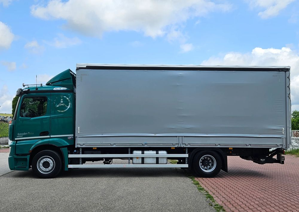 Тентованный грузовик Mercedes-Benz ACTROS 1833 / BURTO-FIRANKA / WINDA / 18 PALET / 8600 ŁADOWNOŚĆ / AUTOMAT / DUŻY SILNIK / 10.2019  ROK / SYPIALKA / LEDY / KAMERY / VIRTUAL COCPIT/ JAK NOWY: фото 10