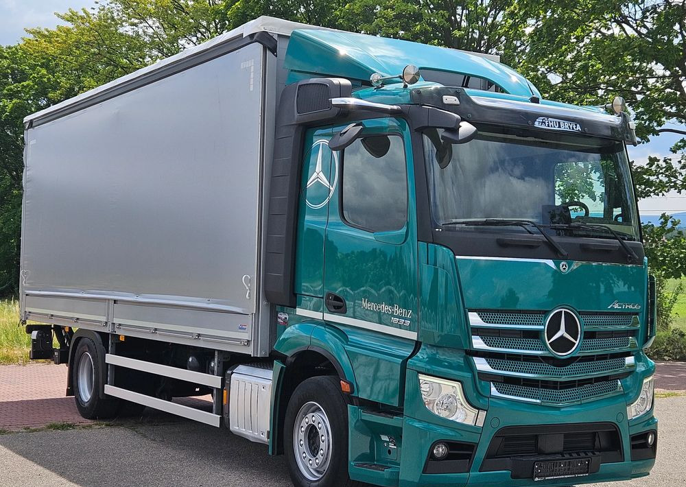 Тентованный грузовик Mercedes-Benz ACTROS 1833 / BURTO-FIRANKA / WINDA / 18 PALET / 8600 ŁADOWNOŚĆ / AUTOMAT / DUŻY SILNIK / 10.2019  ROK / SYPIALKA / LEDY / KAMERY / VIRTUAL COCPIT/ JAK NOWY: фото 17