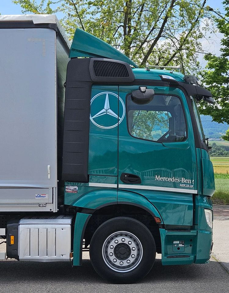 Тентованный грузовик Mercedes-Benz ACTROS 1833 / BURTO-FIRANKA / WINDA / 18 PALET / 8600 ŁADOWNOŚĆ / AUTOMAT / DUŻY SILNIK / 10.2019  ROK / SYPIALKA / LEDY / KAMERY / VIRTUAL COCPIT/ JAK NOWY: фото 7