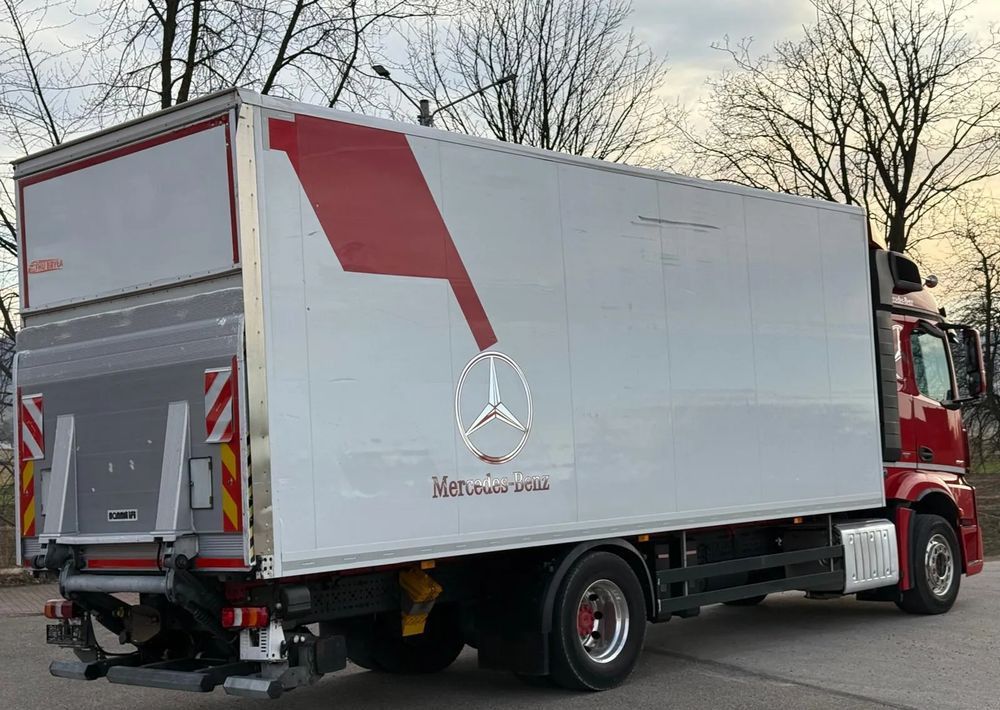 Mercedes-Benz ACTROS 1846/1836/IZOTERMA/WINDA/DUŻY SILNIK/E6/SPROWADZONY/NISKI PRZEBIEG/KONTENER/18 PALET/ALUMINIOWE FELGI/SUPER STAN - Рефрижератор: фото 4 Mercedes-Benz ACTROS 1846/1836/IZOTERMA/WINDA/DUŻY SILNIK/E6/SPROWADZONY/NISKI PRZEBIEG/KONTENER/18 PALET/ALUMINIOWE FELGI/SUPER STAN - Рефрижератор: фото 4