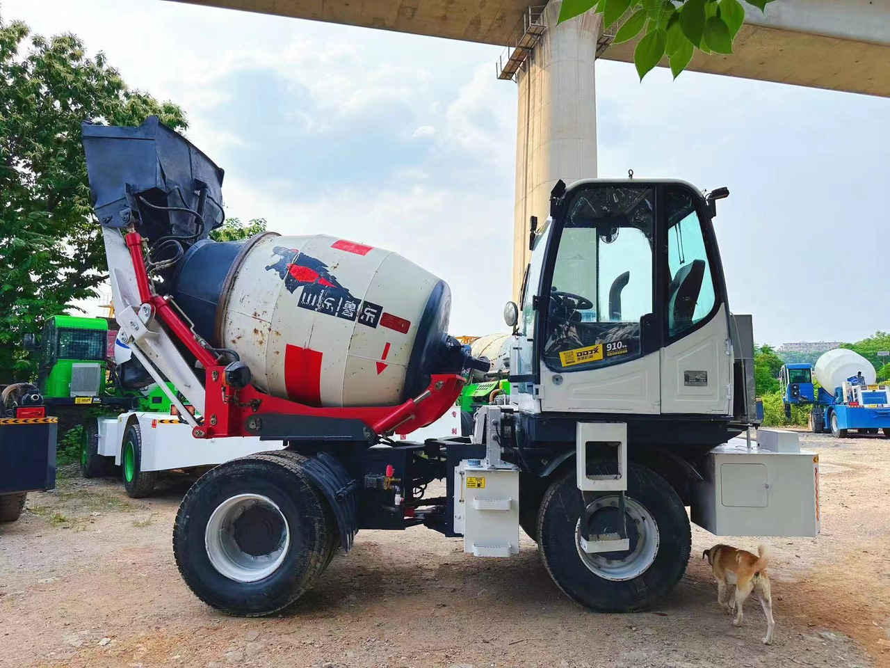 DEYI 2 cubic concrete mixer - Автобетоносмеситель: фото 1 DEYI 2 cubic concrete mixer - Автобетоносмеситель: фото 1