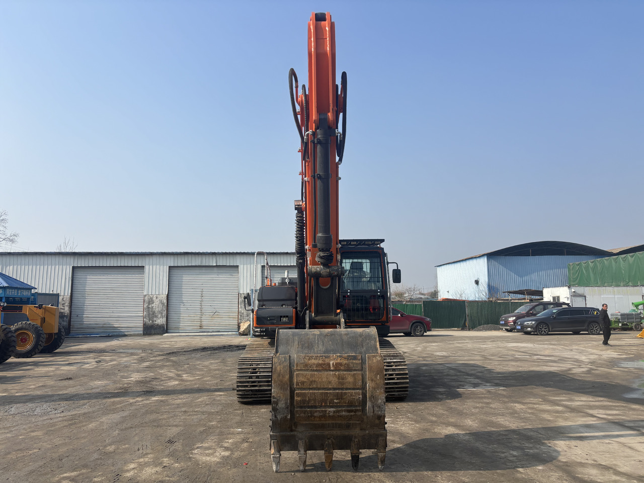 DOOSAN DX225 - Гусеничный экскаватор: фото 3 DOOSAN DX225 - Гусеничный экскаватор: фото 3