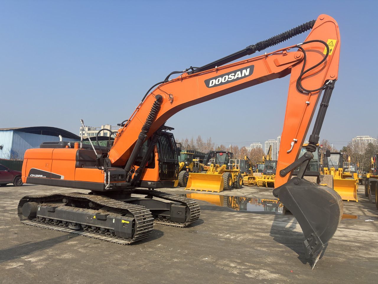 DOOSAN DX225 - Гусеничный экскаватор: фото 2 DOOSAN DX225 - Гусеничный экскаватор: фото 2