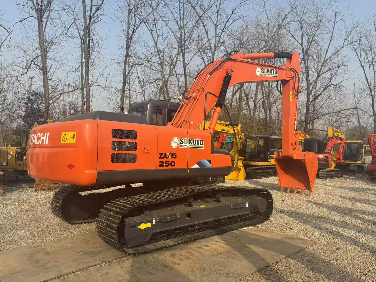 HITACHI ZX250 - Гусеничный экскаватор: фото 3 HITACHI ZX250 - Гусеничный экскаватор: фото 3