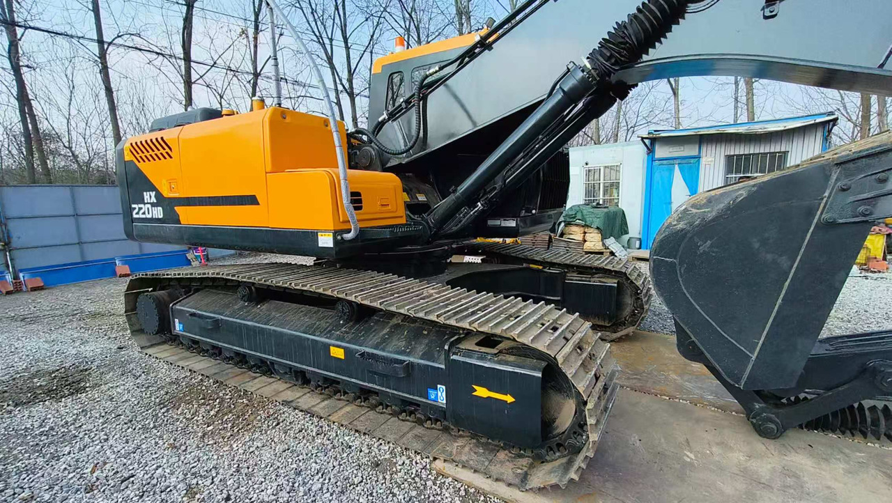 HYUNDAI HX220HD - Гусеничный экскаватор: фото 2 HYUNDAI HX220HD - Гусеничный экскаватор: фото 2