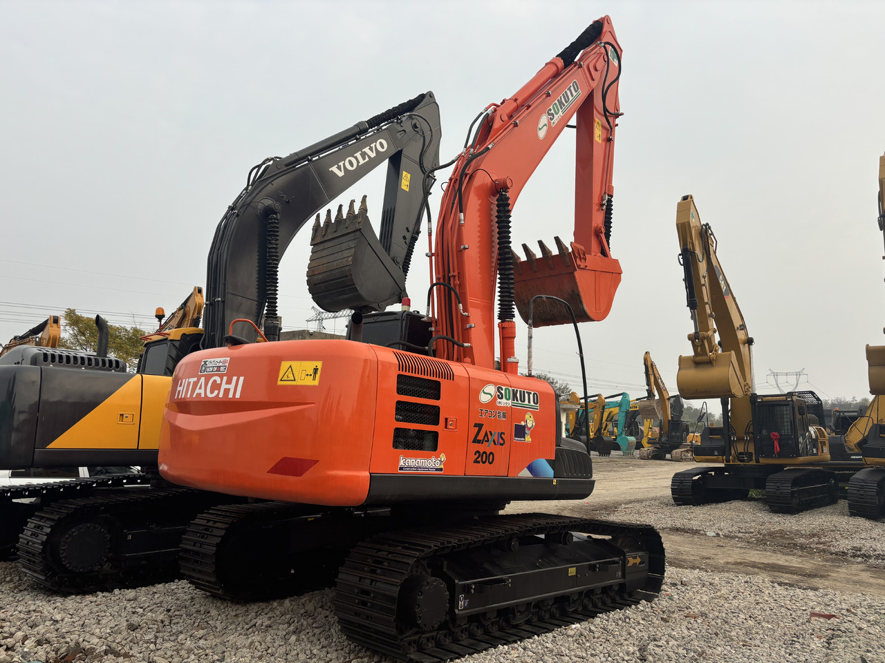 Hitachi Zx200-3 - Гусеничный экскаватор: фото 2 Hitachi Zx200-3 - Гусеничный экскаватор: фото 2