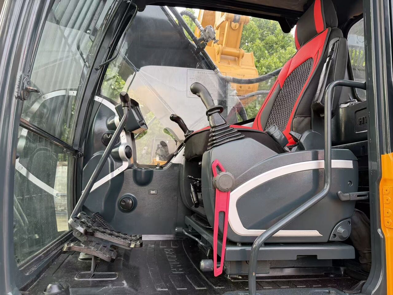 Hyundai R305LC-9T - Гусеничный экскаватор: фото 5 Hyundai R305LC-9T - Гусеничный экскаватор: фото 5