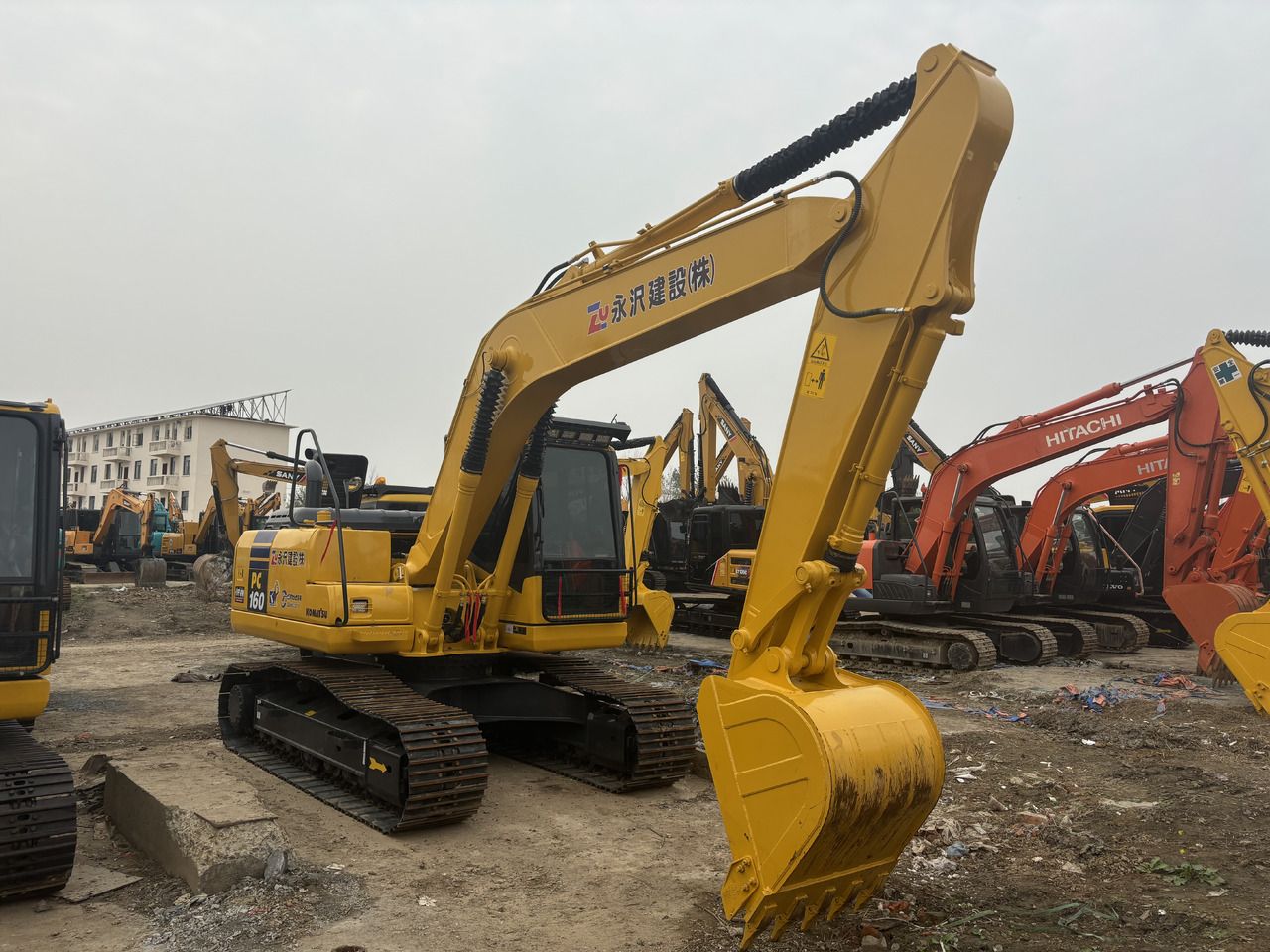 KOMATSU PC160 - Гусеничный экскаватор: фото 3 KOMATSU PC160 - Гусеничный экскаватор: фото 3