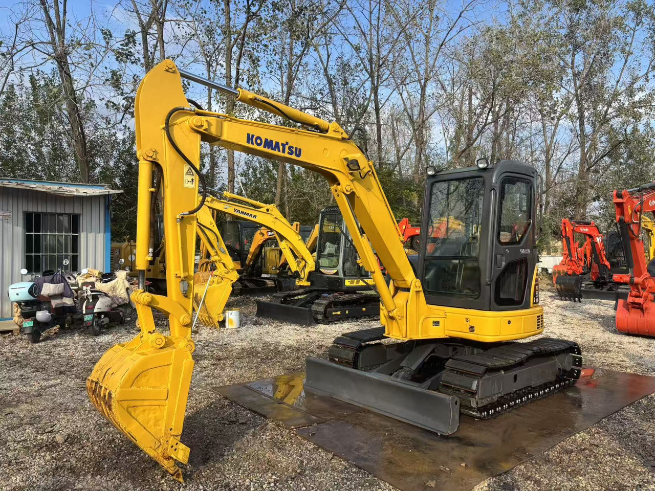 KOMATSU PC55MR-3 - Мини-экскаватор: фото 3 KOMATSU PC55MR-3 - Мини-экскаватор: фото 3