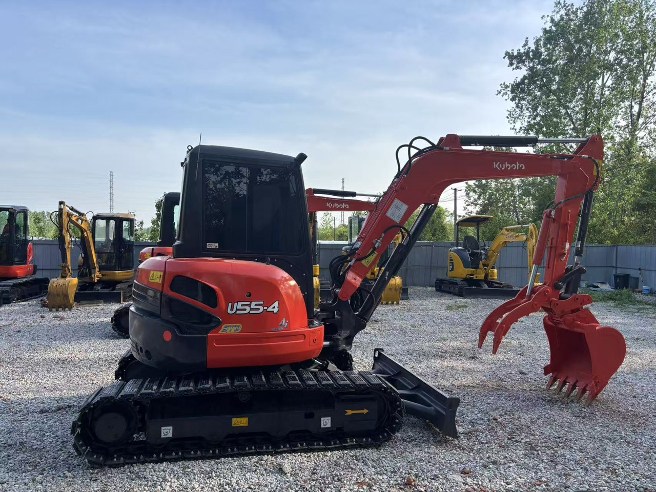 Kubota U55-4 - Мини-экскаватор: фото 1 Kubota U55-4 - Мини-экскаватор: фото 1