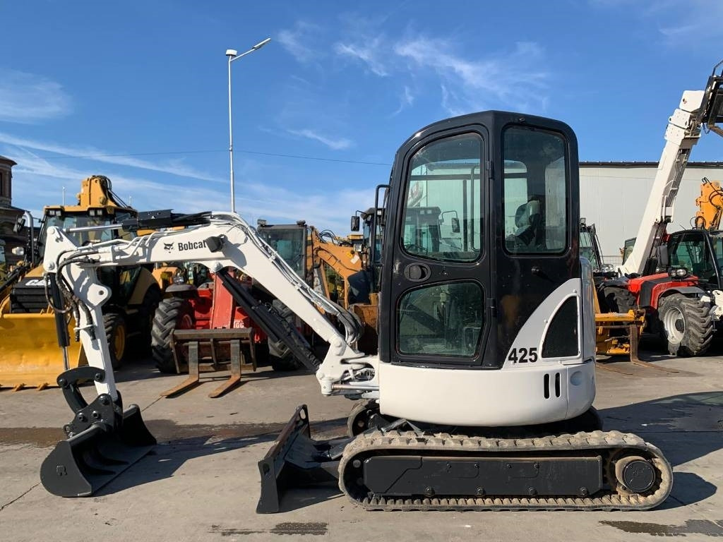 Bobcat 425 - Мини-экскаватор: фото 3 Bobcat 425 - Мини-экскаватор: фото 3