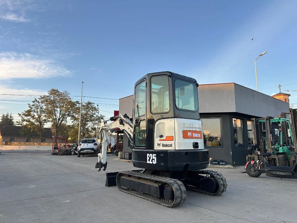 Bobcat E25EM - Мини-экскаватор: фото 3 Bobcat E25EM - Мини-экскаватор: фото 3