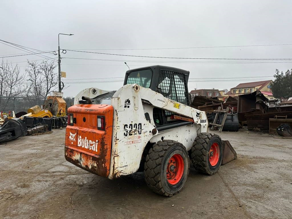 Bobcat S 220 - Мини-погрузчик с бортовым поворотом: фото 4 Bobcat S 220 - Мини-погрузчик с бортовым поворотом: фото 4