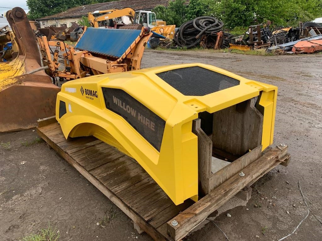 Bomag BW 216DH BONNET - Рама/ Шасси для Строительной техники: фото 1 Bomag BW 216DH BONNET - Рама/ Шасси для Строительной техники: фото 1