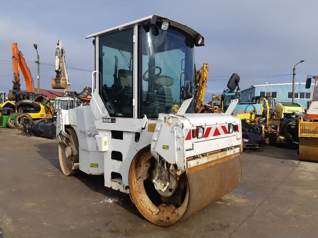 CAT CB 434 D - Дорожный каток: фото 2 CAT CB 434 D - Дорожный каток: фото 2