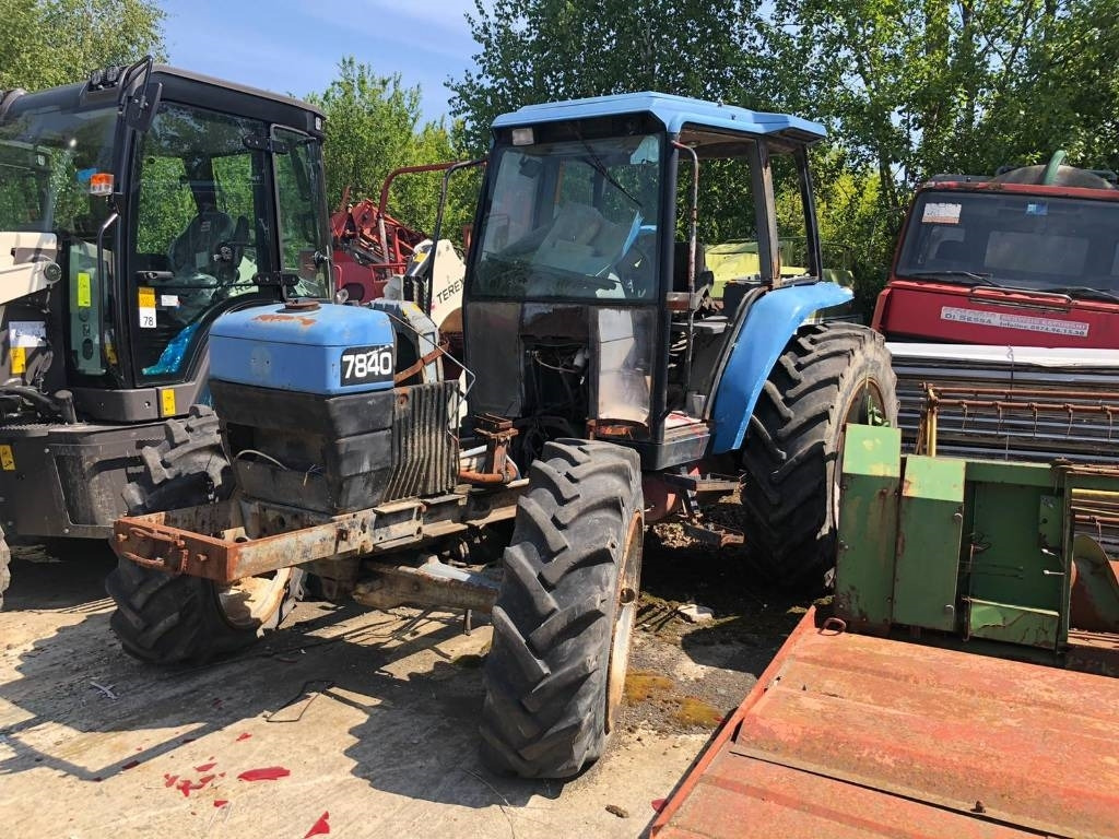 Ford / New Holland For parts 7840 - Трактор: фото 1 Ford / New Holland For parts 7840 - Трактор: фото 1