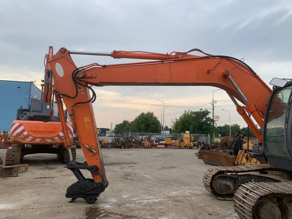 Hitachi ZX 180 LC-3 - Гусеничный экскаватор: фото 4 Hitachi ZX 180 LC-3 - Гусеничный экскаватор: фото 4