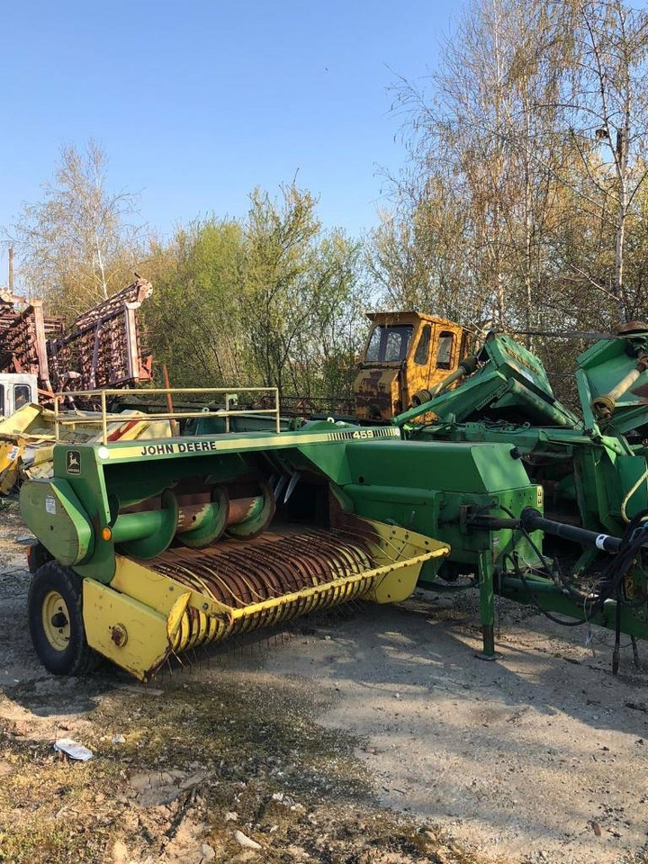 John Deere 459 - Пресс-подборщик тюковый: фото 1 John Deere 459 - Пресс-подборщик тюковый: фото 1